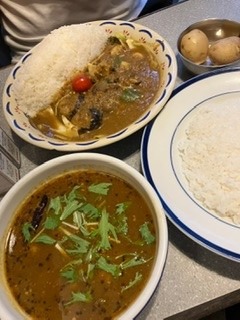 このカレーはどこのお店でしょう？